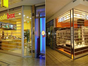 Cửa cuốn Austdoor trong suốt